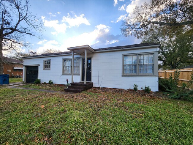 Foto del edificio - 1104 E Sycamore St