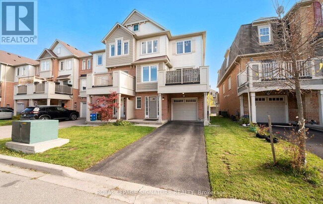 Photo du bâtiment - 240 Mortimer Cres