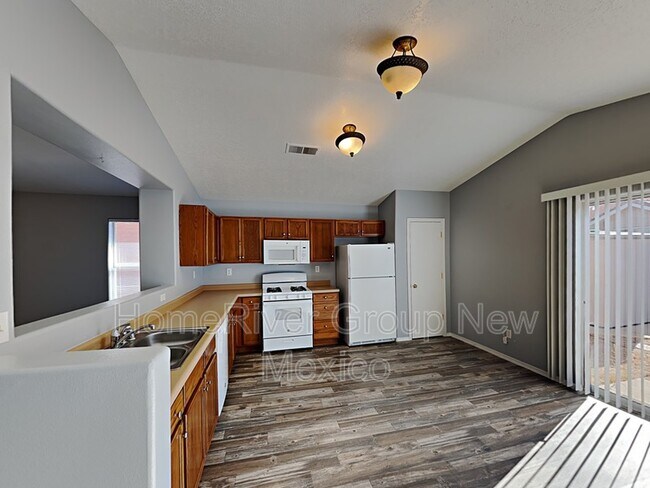 Foto del edificio - 7724 Eagle Ave NW
