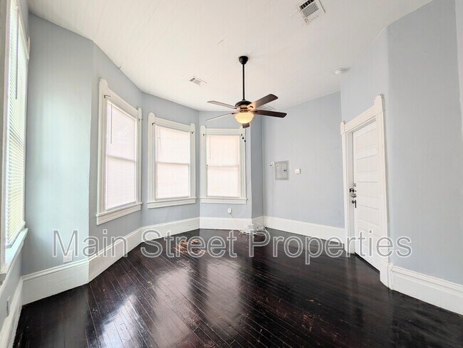 Foto del edificio - 911 N Spring St