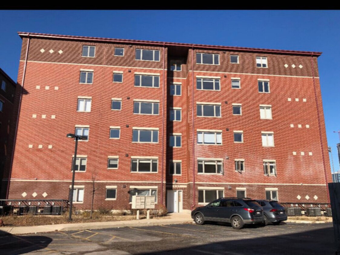 Primary Photo - 231 W 18th St