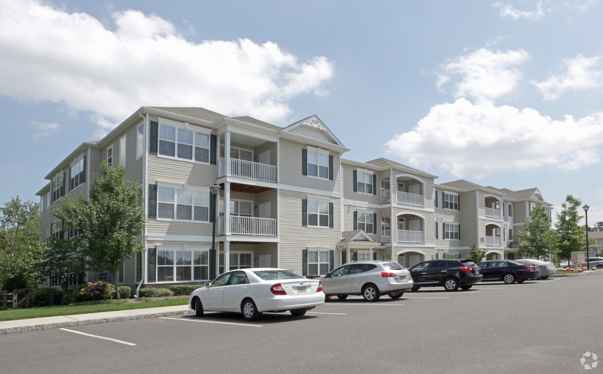 810834 Sloan Ct, Matawan, NJ 07747 Apartments in Matawan, NJ