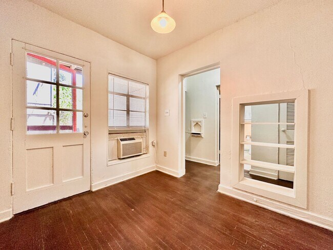 Foto del edificio - 1408 Kirkwood Rd