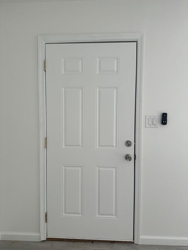 Foto del edificio - 320 Myrtlewood Cir