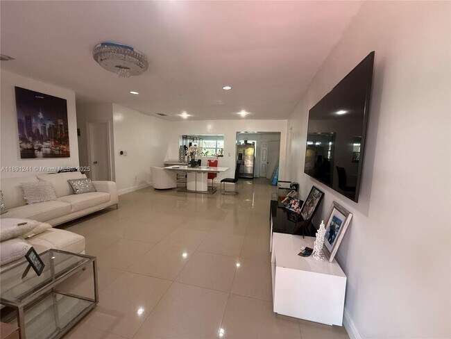 Foto del edificio - 16030 Miami Dr