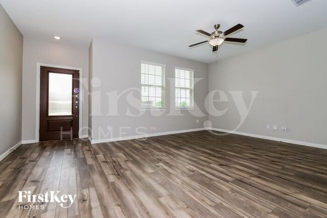 Building Photo - 503 Poplar St