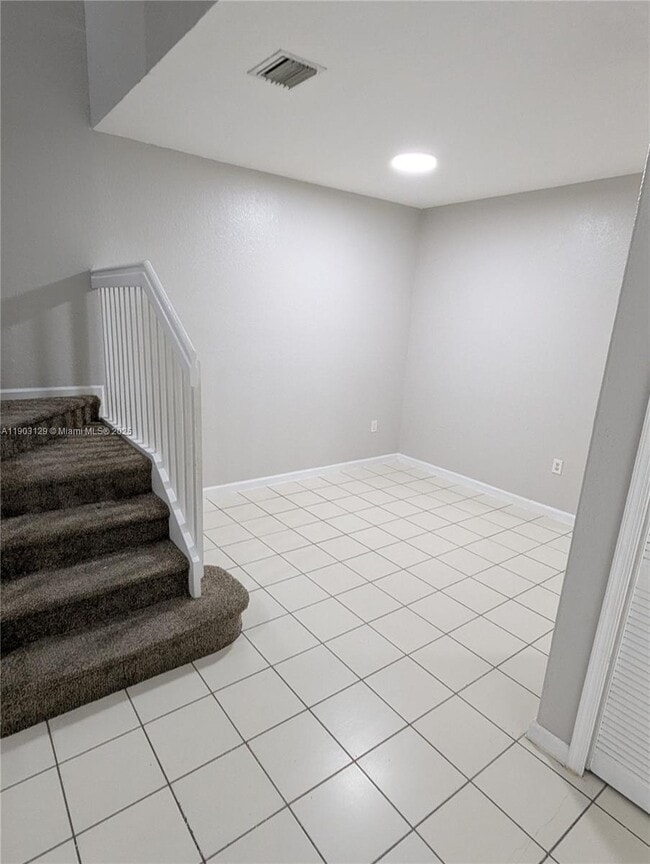 Building Photo - 1413 SE 24th Ct