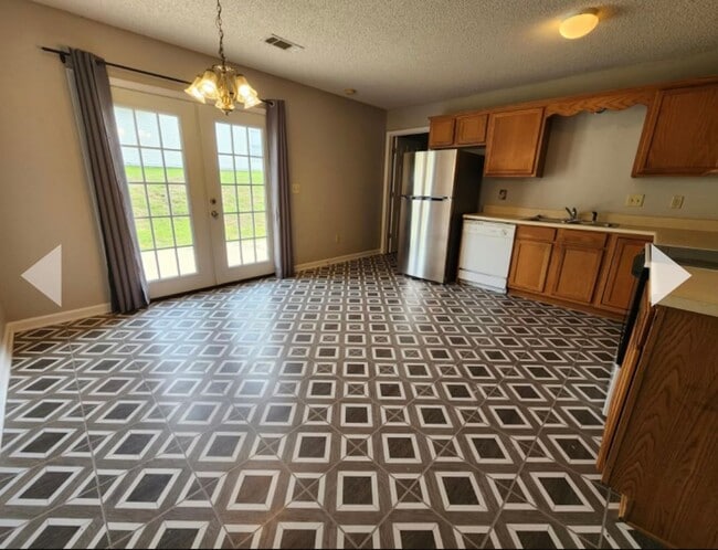 Building Photo - 3-Bed, 2-Bath Home in Benton – Available a...