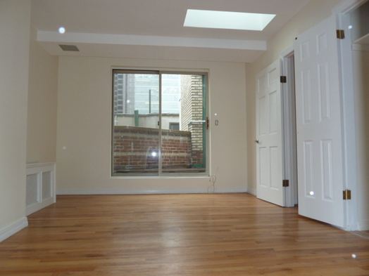 Building Photo - 54 W 55th St
