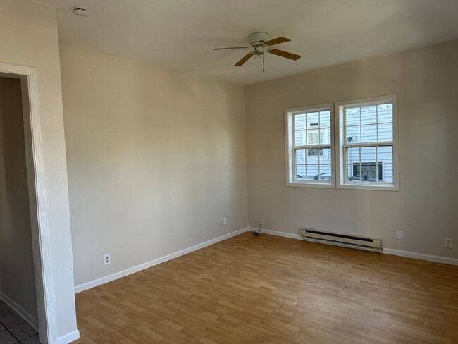 Foto del edificio - 656 3rd Ave