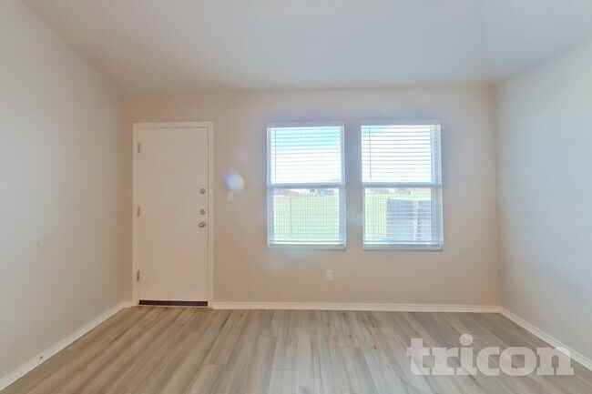 Foto del edificio - 5116 Saddle Clb Dr