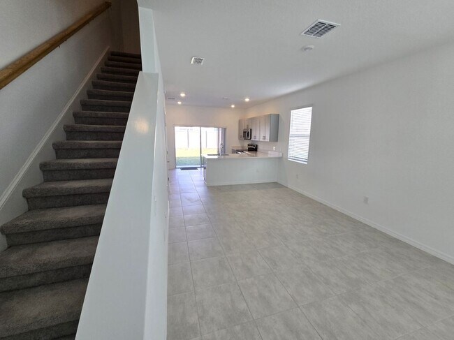 Building Photo - 2878 Skyline Lp