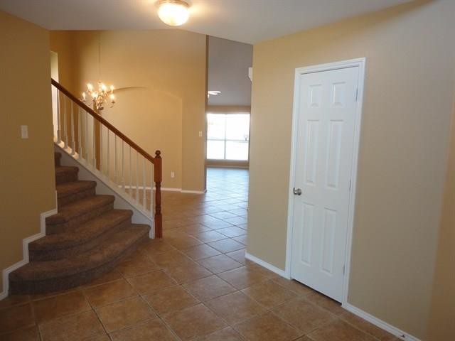 Building Photo - 9037 Nightingale Dr