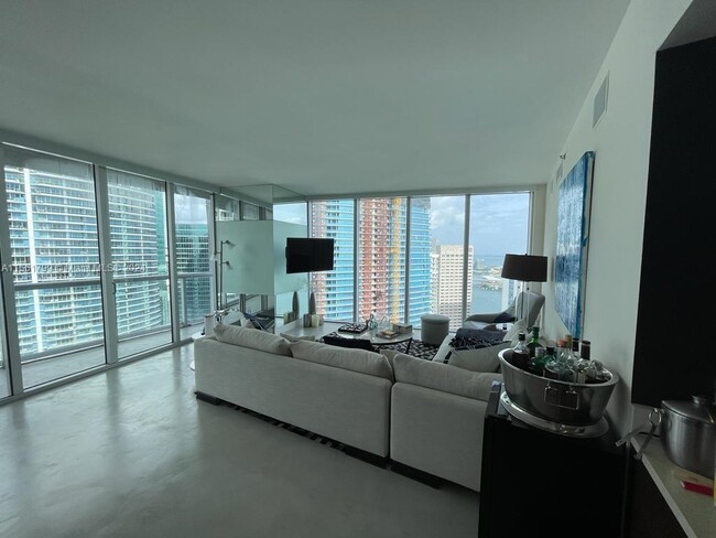 Foto del edificio - 465 Brickell Ave