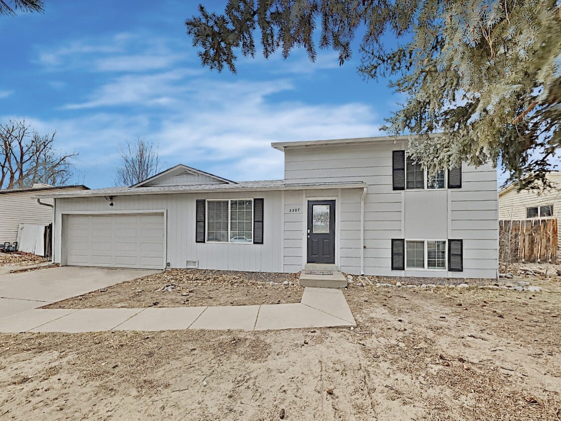 3207 S Idalia St House Rental in Aurora, CO