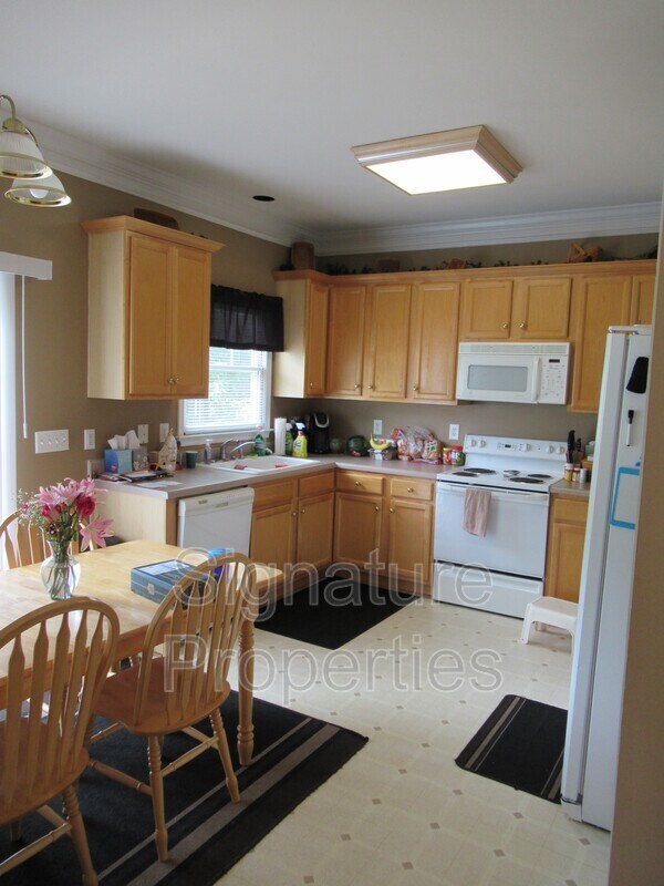 Foto del edificio - 7719 Hampton Summit Pl