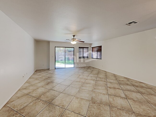 Foto del edificio - 7508 S 37th Ln