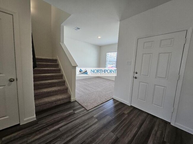 Building Photo - 8224 Muscovy Dr