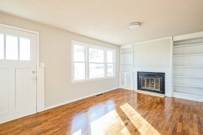 Foto del edificio - 3713 Woodlawn Terrace