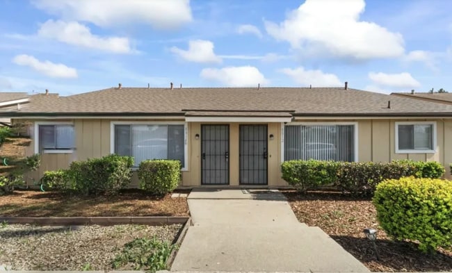 Building Photo - East Ventura Duplex – 2 Bedroom, 1.75 Bath...