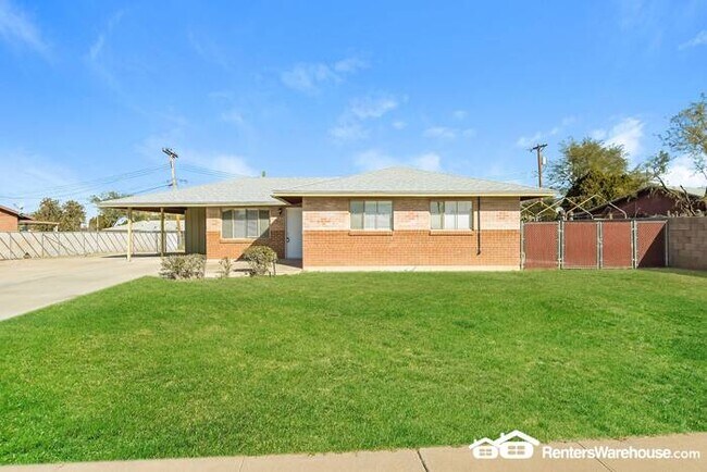Building Photo - Recently updated 3 Bed, 2 Bath home in Tuc...