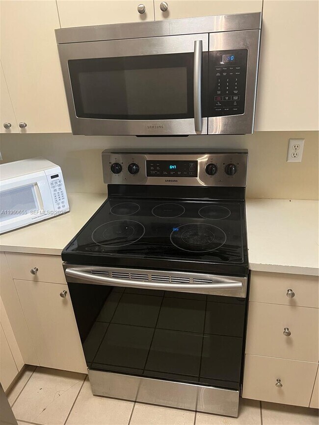 Building Photo - 11040 SW 196th St