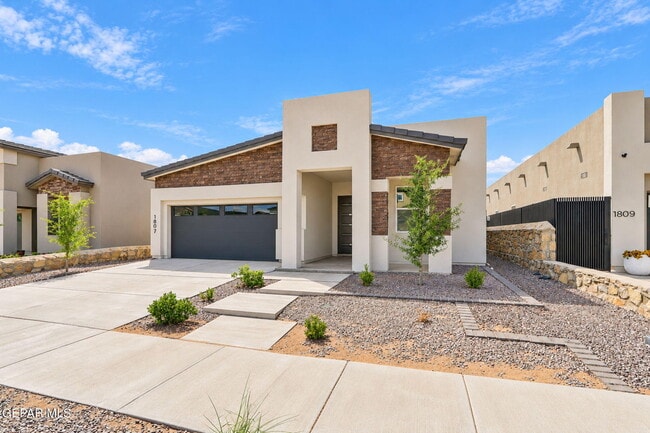 Building Photo - 1807 Ritzy Lou Pl