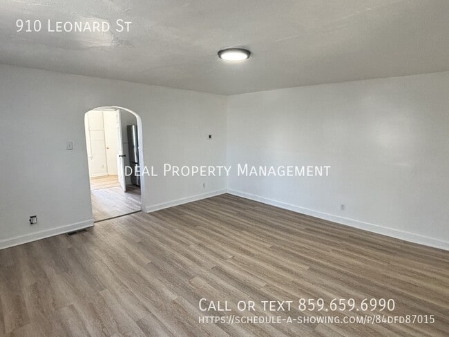 Photo - 910 Leonard St House