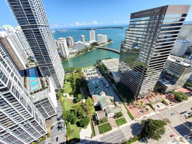 Building Photo - 500 Brickell Ave