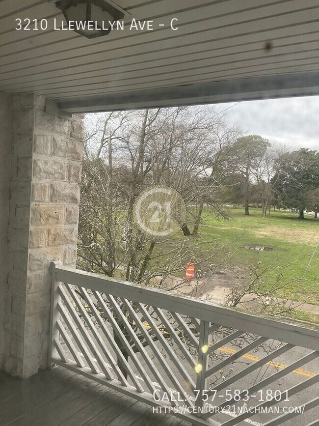 Foto del edificio - 3210 Llewellyn Ave