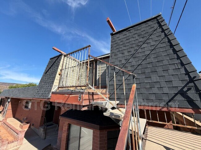 Building Photo - 145 E 500 S