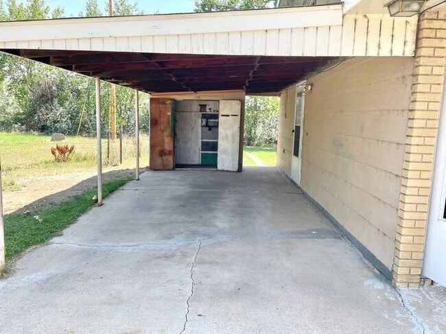 Building Photo - 2 Bedroom, 1 Bath Duplex on Outskirts of Loveland, CO