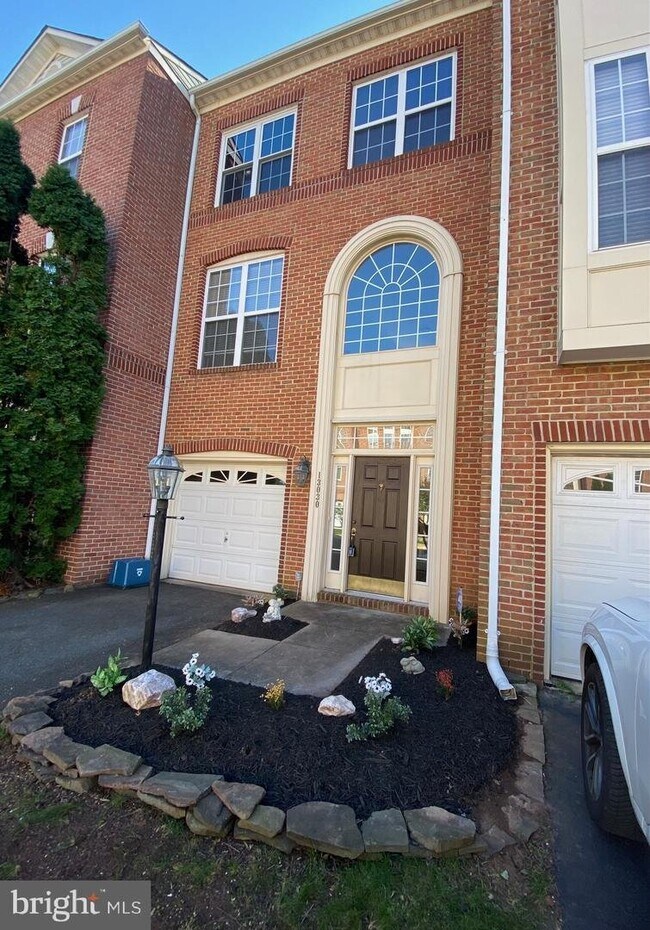 Foto del edificio - 13030 Park Crescent Cir