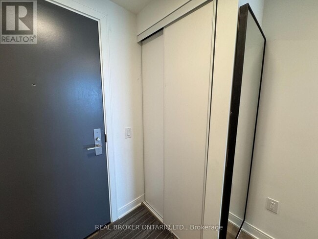 Photo du bâtiment - 86 Dundas St E