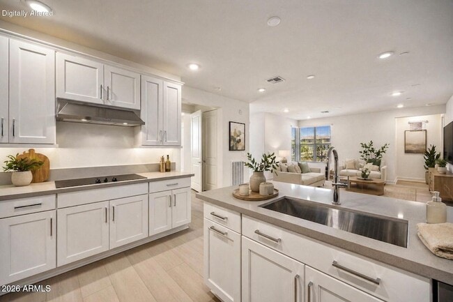 Building Photo - 2121 W Sonoran Desert Dr