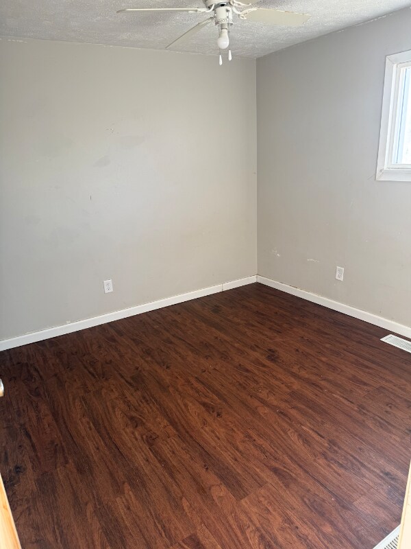 Foto del edificio - 327 W Shaw St