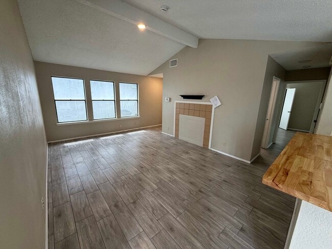 Foto del edificio - 1204 Greenbriar Loop