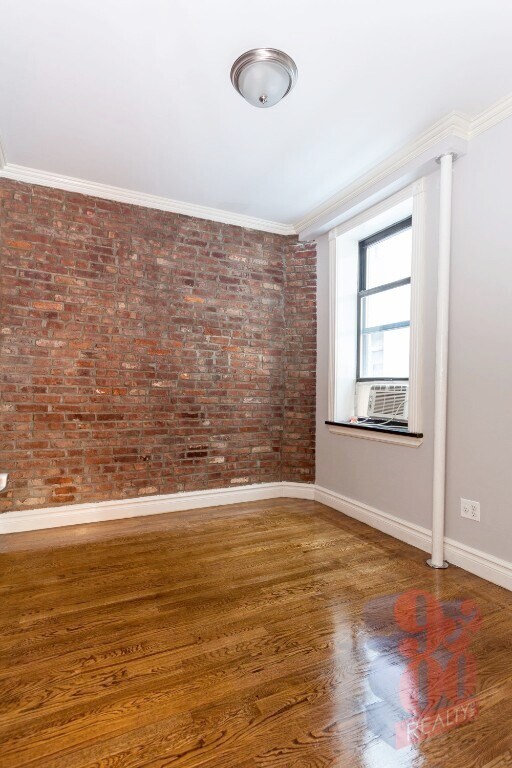 Foto del edificio - 340 E 18th St