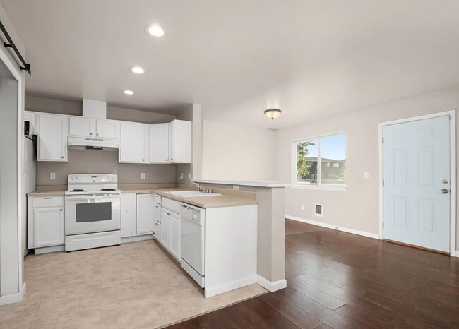 Building Photo - 3508 S 45th St