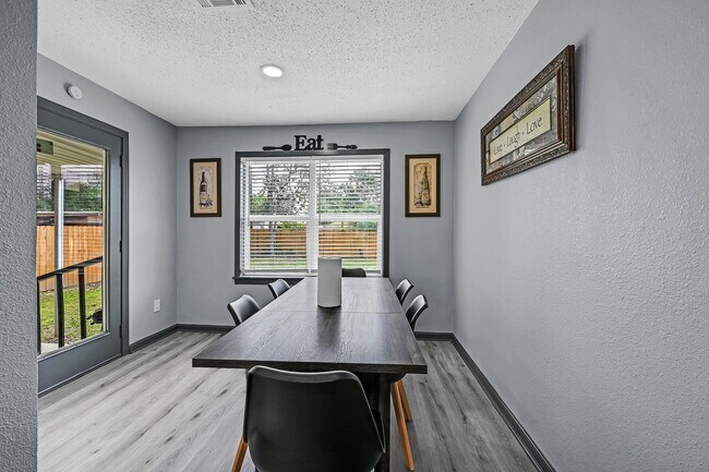 Foto del edificio - 4406 Edison St