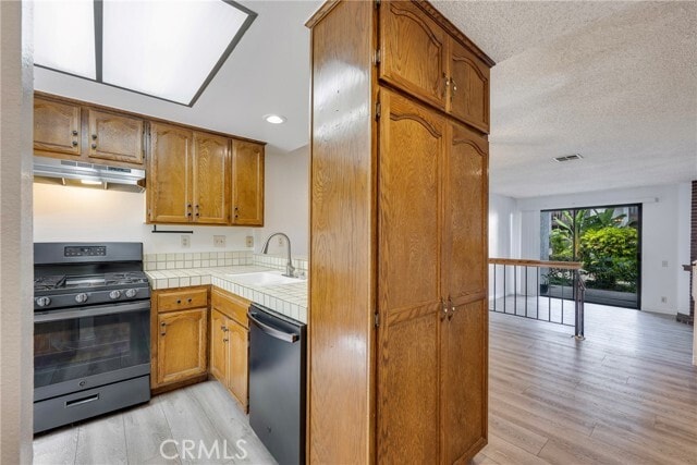 Foto del edificio - 363 Molokai Dr