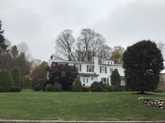 718 Somerset St, Franklin Lakes, NJ 07417 Room for Rent in Franklin