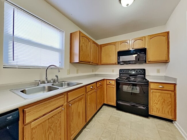 Foto del edificio - 826 Littleton Dr