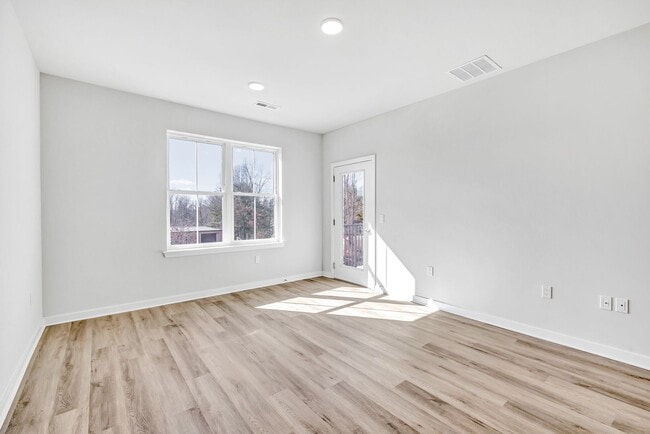 Interior Photo - Kinsley