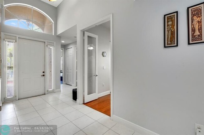 Foto del edificio - 19084 Skyridge Cir