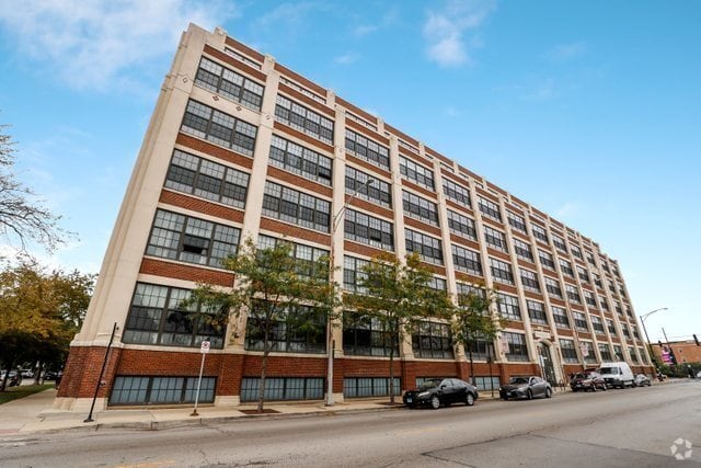 Building Photo - 3963 W Belmont Ave