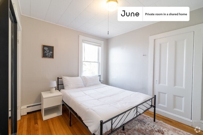Building Photo - Private bedroom in 4 bed/1 bath Home