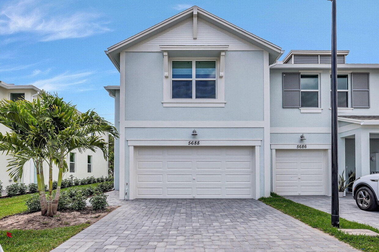 Foto principal - 5688 SE Edgewater Cir