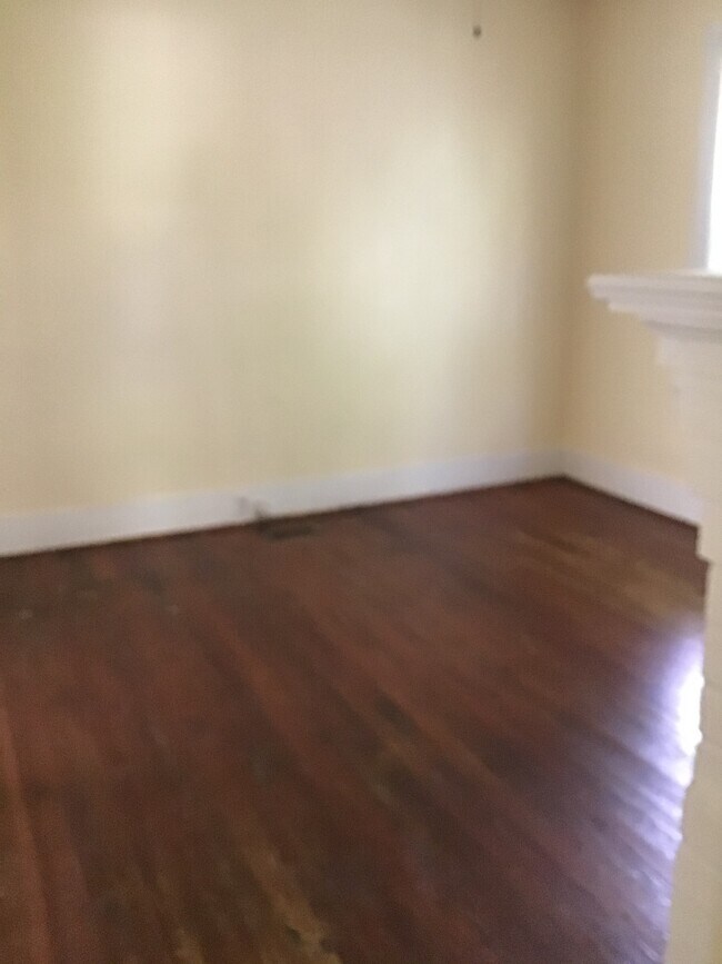 Dining room - 827 Heidt St