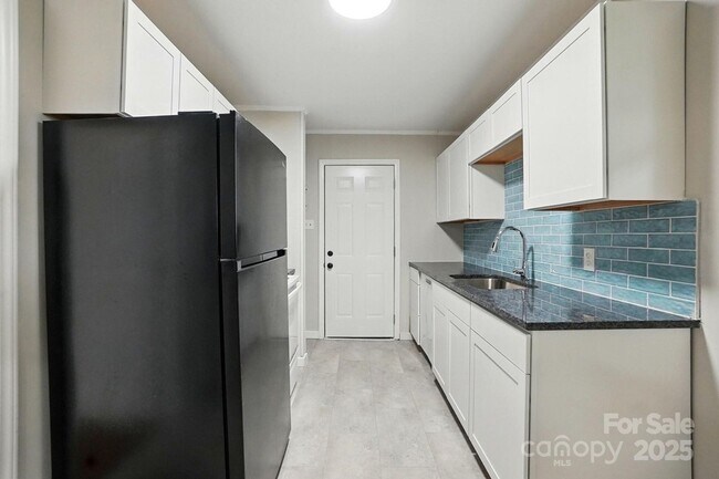 Building Photo - Charming 3BR Duplex in Charlotte